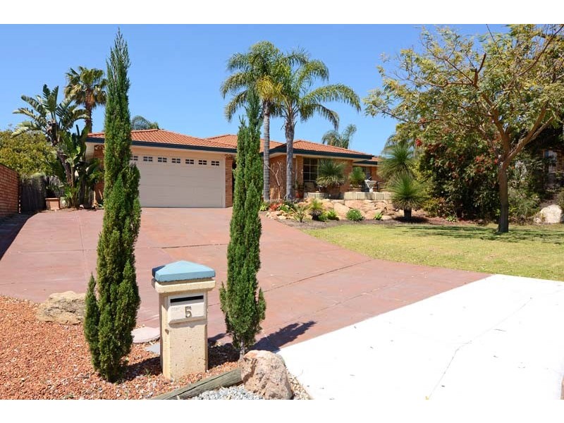 5 Charles Court, Woodvale WA 6026