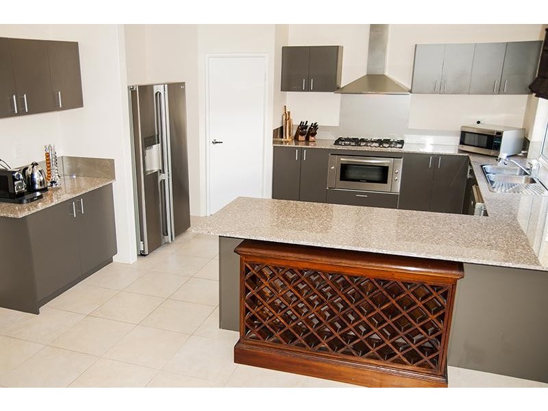 4 Kinglake Road, Yanchep WA 6035