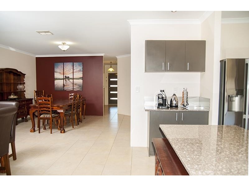 4 Kinglake Road, Yanchep WA 6035