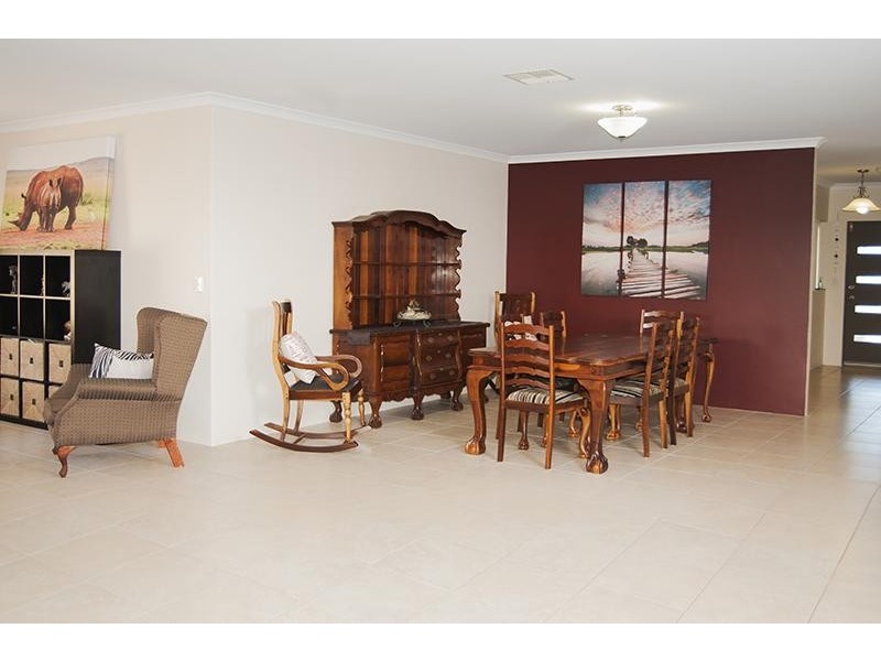4 Kinglake Road, Yanchep WA 6035