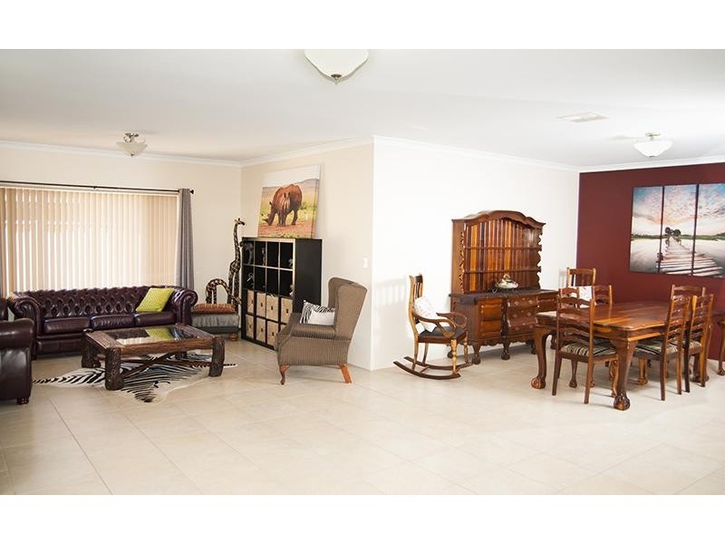 4 Kinglake Road, Yanchep WA 6035