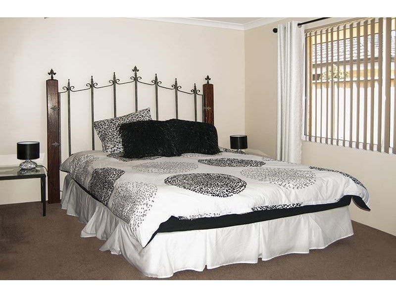 4 Kinglake Road, Yanchep WA 6035