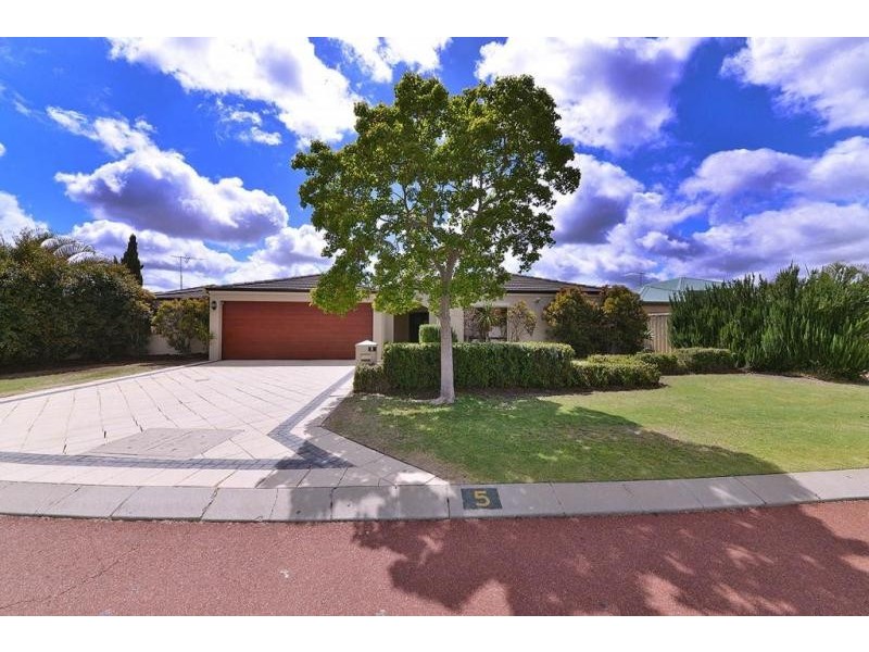 5 Dunrobin Lane, Carramar WA 6031