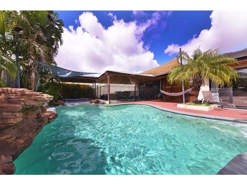 5 Dunrobin Lane, Carramar WA 6031