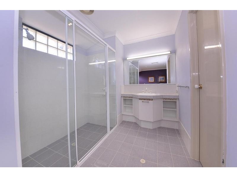 5 Dunrobin Lane, Carramar WA 6031