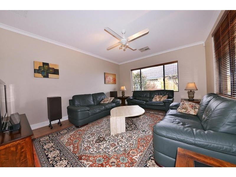 21 Kandinsky Approach, Tapping WA 6065