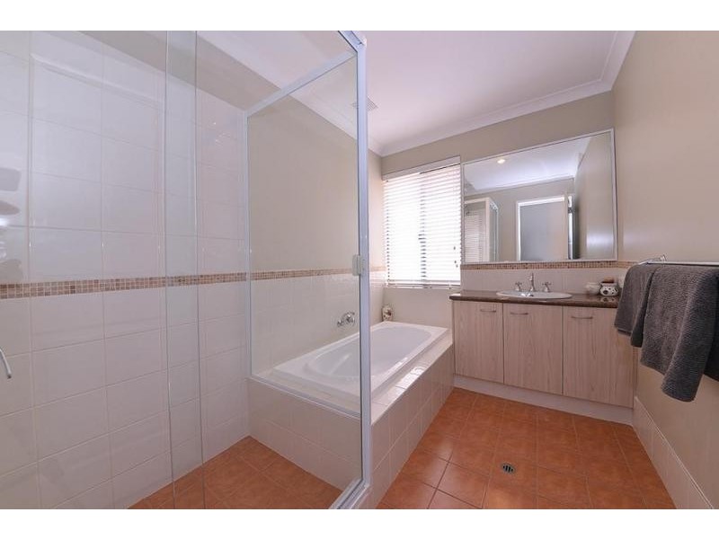 21 Kandinsky Approach, Tapping WA 6065