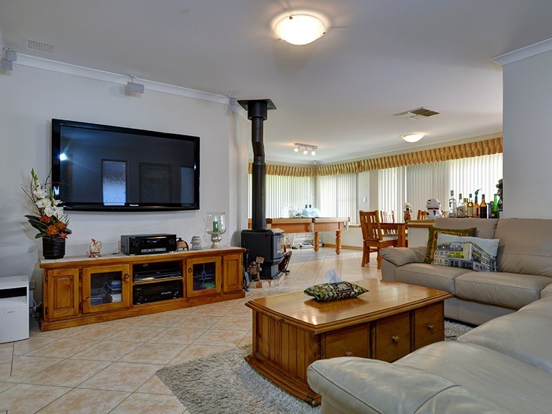 26 Balladong Loop, Carramar WA 6031