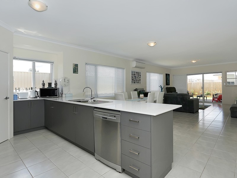 27 Paymaster Way, Alkimos WA 6038