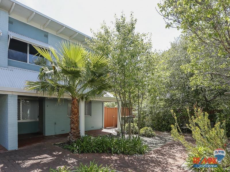 4/6 Seaton Place, Girrawheen WA 6064