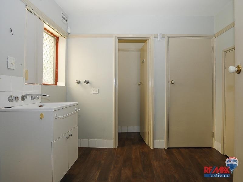 4/6 Seaton Place, Girrawheen WA 6064