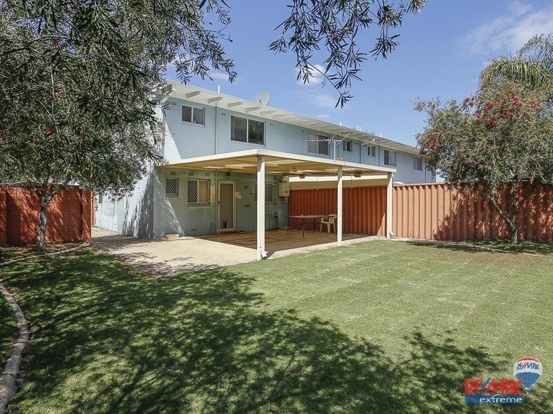 4/6 Seaton Place, Girrawheen WA 6064