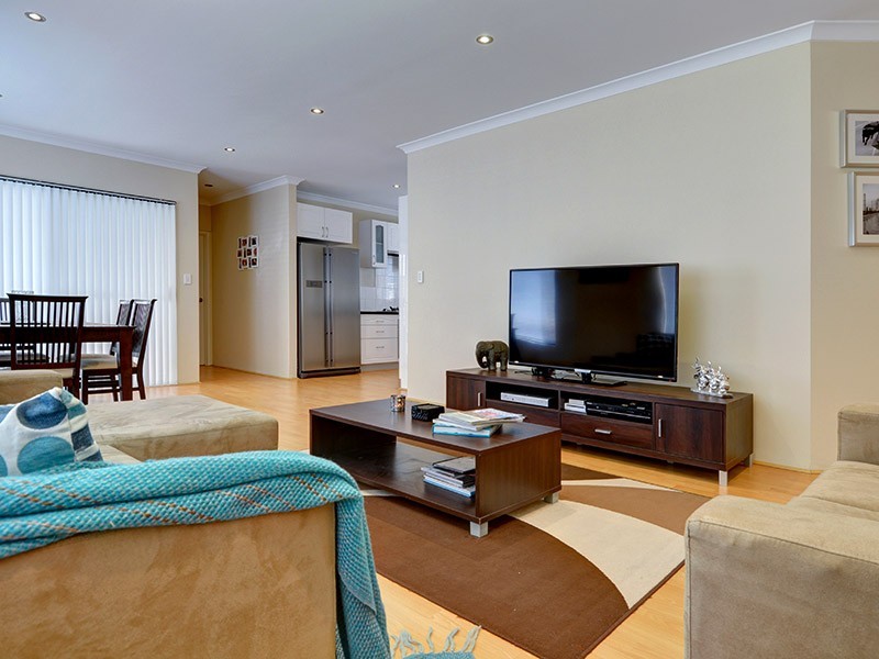 33 Zingarello Street, Pearsall WA 6065