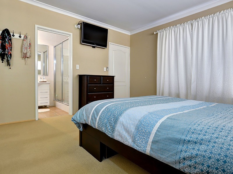 33 Zingarello Street, Pearsall WA 6065