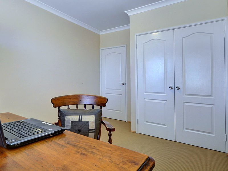 33 Zingarello Street, Pearsall WA 6065