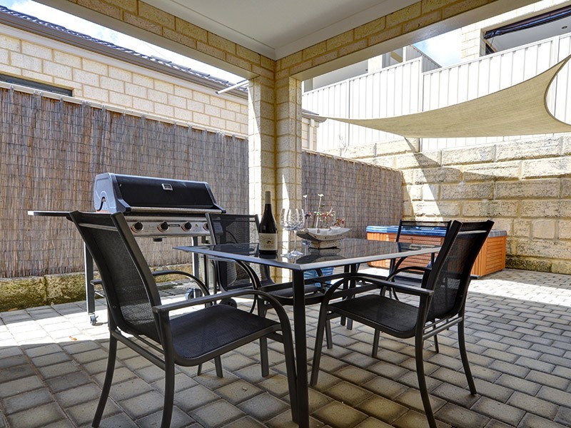 33 Zingarello Street, Pearsall WA 6065