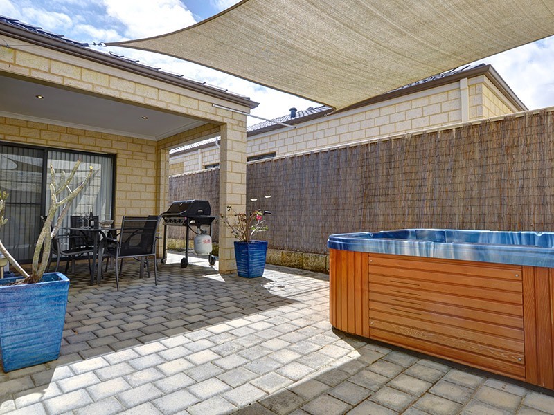 33 Zingarello Street, Pearsall WA 6065