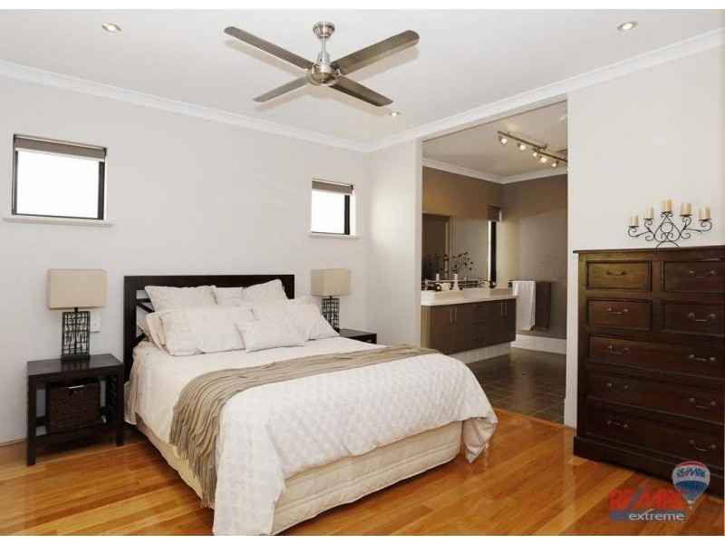 6 Pattaya Gardens, Iluka WA 6028