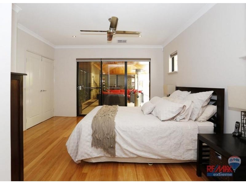 6 Pattaya Gardens, Iluka WA 6028