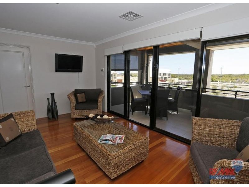 6 Pattaya Gardens, Iluka WA 6028