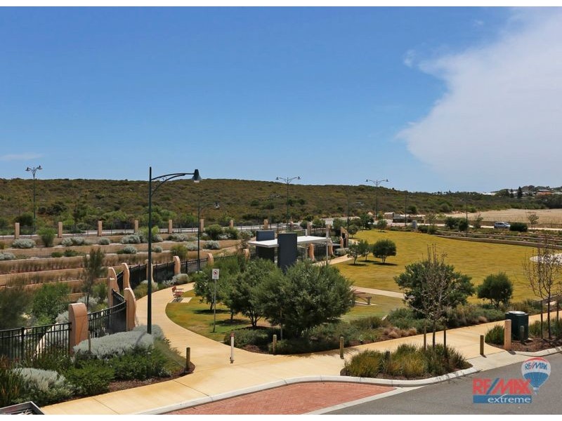 6 Pattaya Gardens, Iluka WA 6028