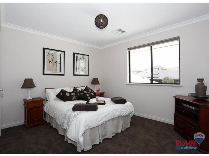 6 Pattaya Gardens, Iluka WA 6028