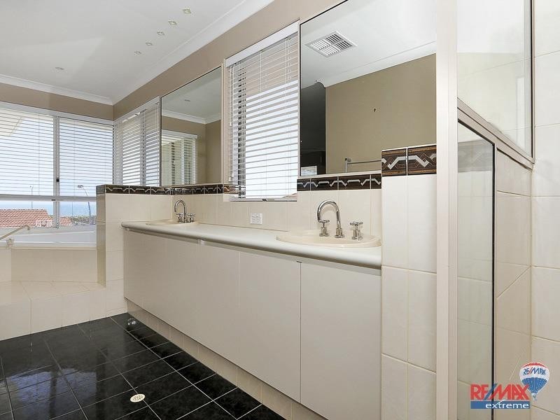 28 Mainsail Drive, Ocean Reef WA 6027