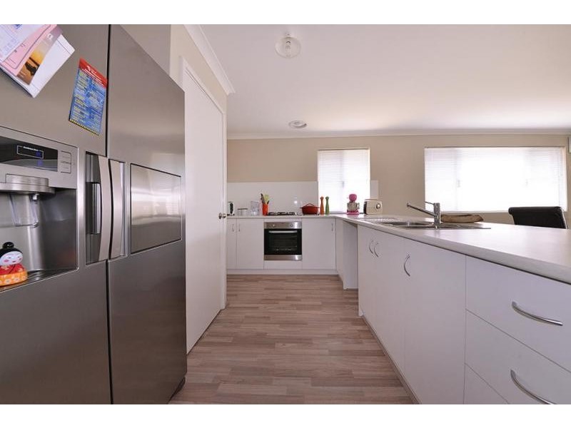 5 Damperia Gardens, Sinagra WA 6065