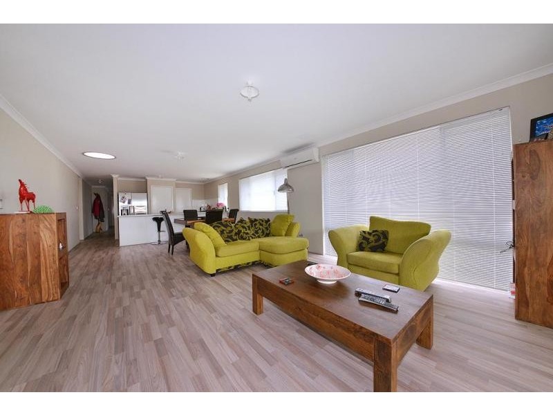 5 Damperia Gardens, Sinagra WA 6065