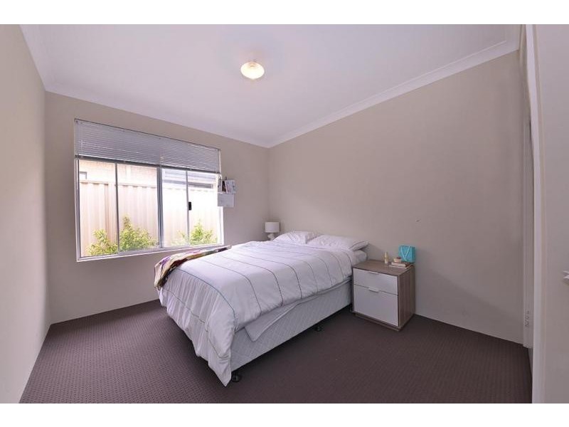 5 Damperia Gardens, Sinagra WA 6065