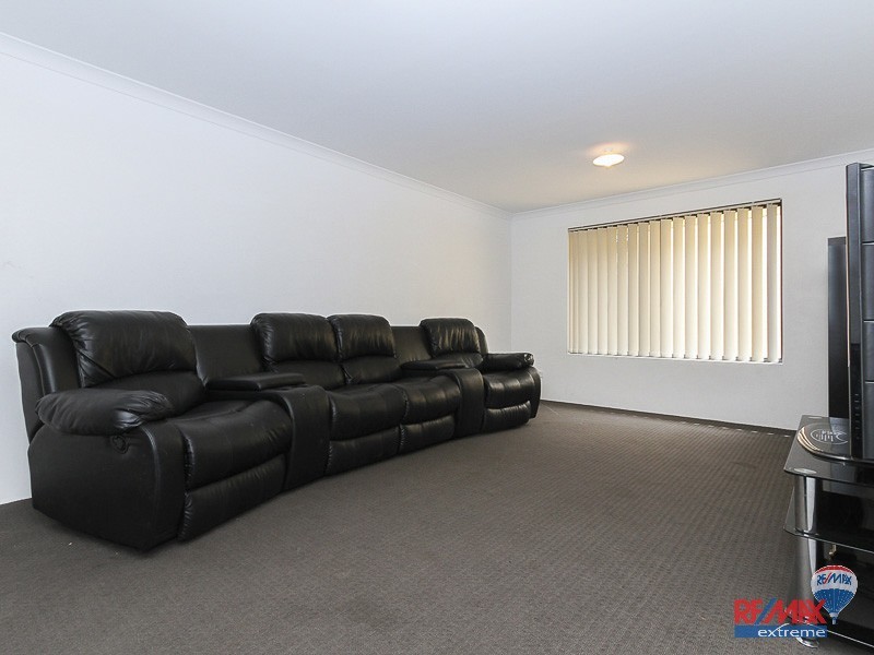 67 Leschenault Loop, Banksia Grove WA 6031