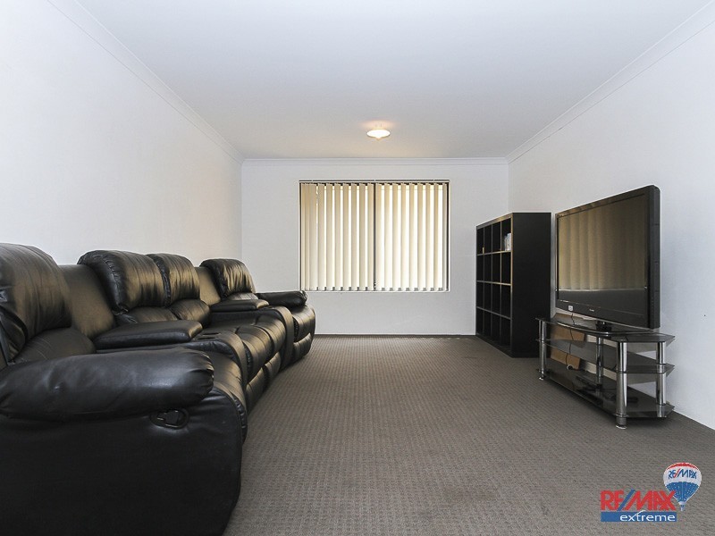 67 Leschenault Loop, Banksia Grove WA 6031