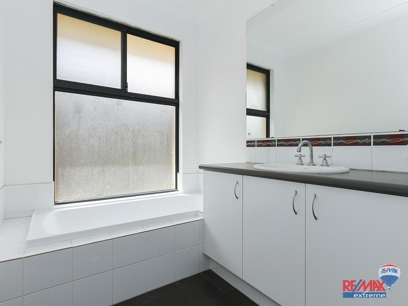 67 Leschenault Loop, Banksia Grove WA 6031