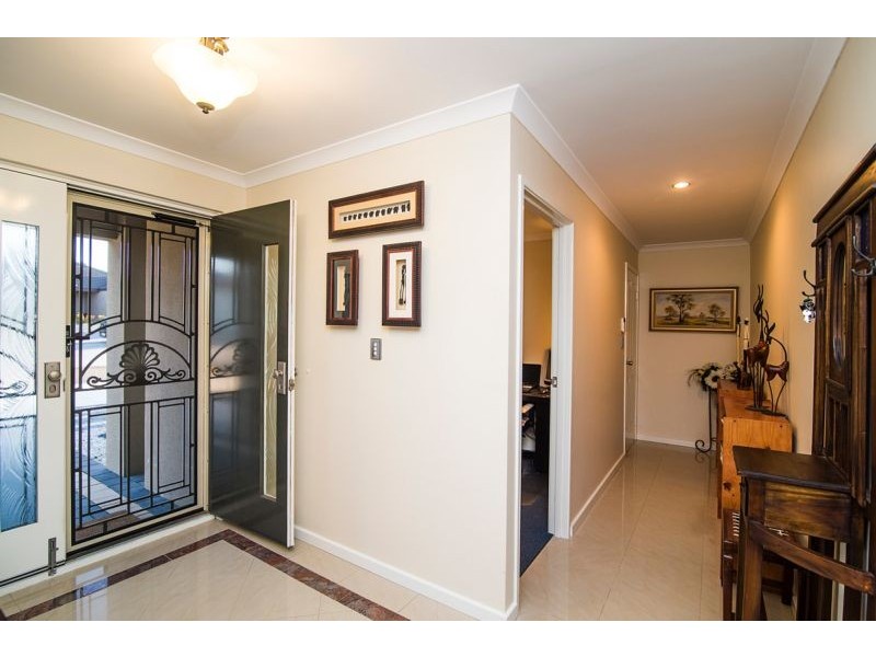 36 Crosthwait Circle, Tapping WA 6065