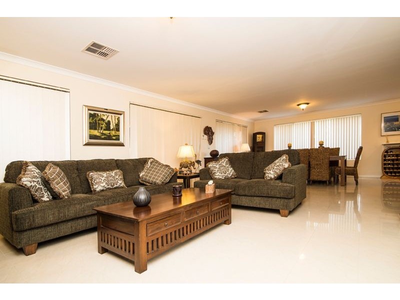 36 Crosthwait Circle, Tapping WA 6065