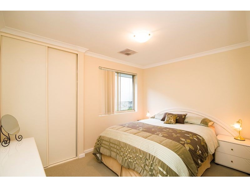 36 Crosthwait Circle, Tapping WA 6065