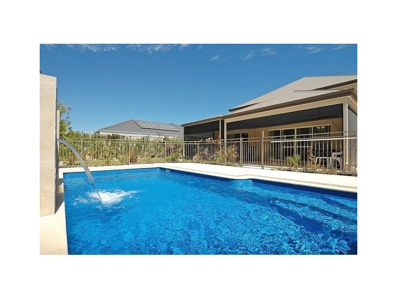 18 Dotterel Green, Jindalee WA 6036