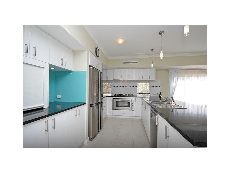 18 Dotterel Green, Jindalee WA 6036