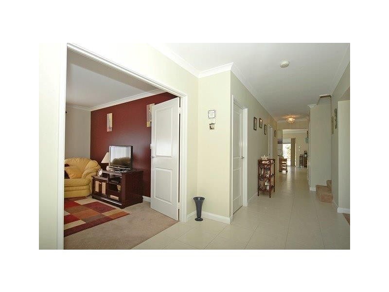 18 Dotterel Green, Jindalee WA 6036
