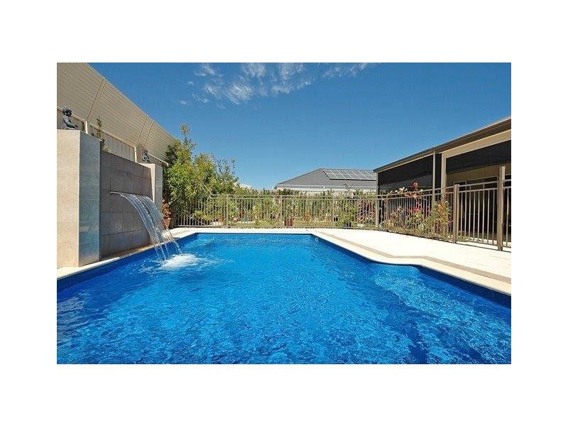 18 Dotterel Green, Jindalee WA 6036