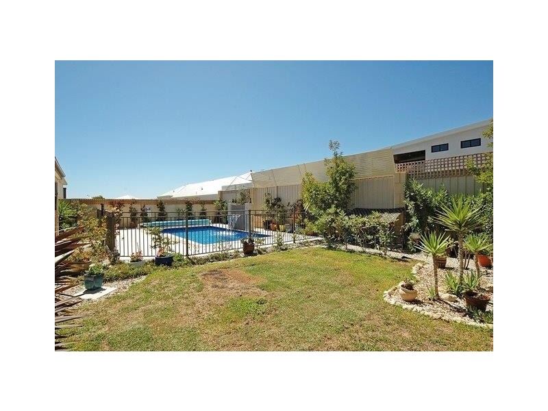 18 Dotterel Green, Jindalee WA 6036