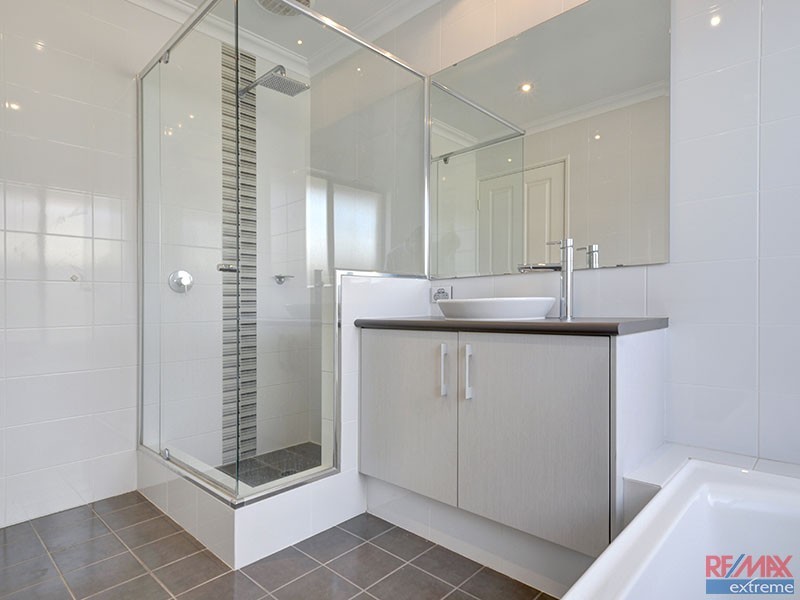 16 Cyandra Loop, Banksia Grove WA 6031