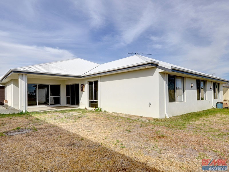 16 Cyandra Loop, Banksia Grove WA 6031