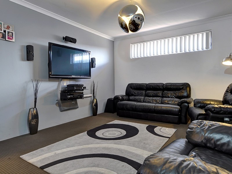 30 Lauderdale Ramble *, Carramar WA 6031