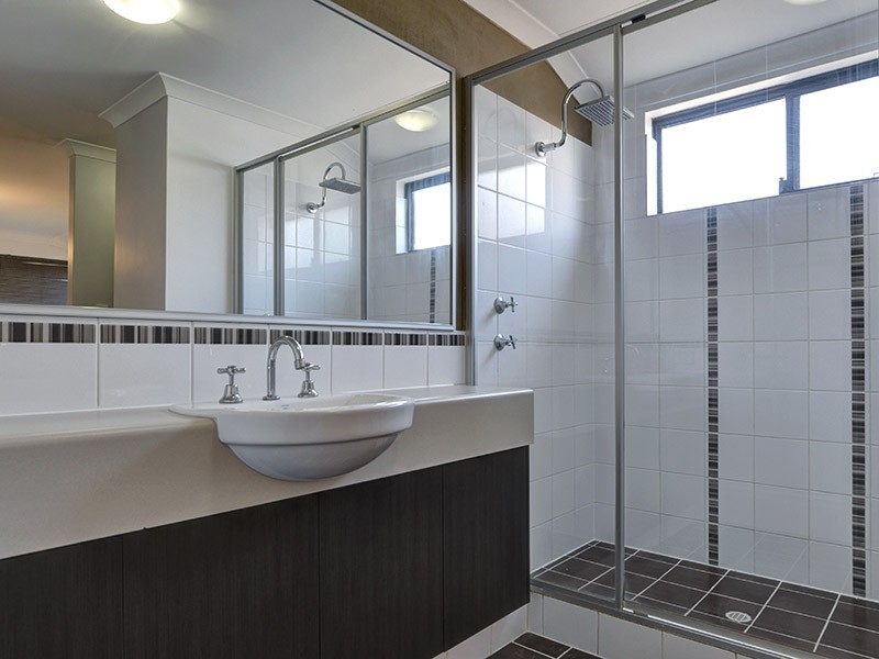 30 Lauderdale Ramble *, Carramar WA 6031