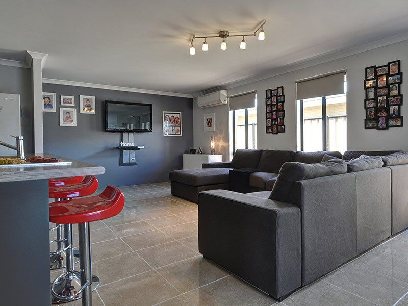 30 Lauderdale Ramble *, Carramar WA 6031