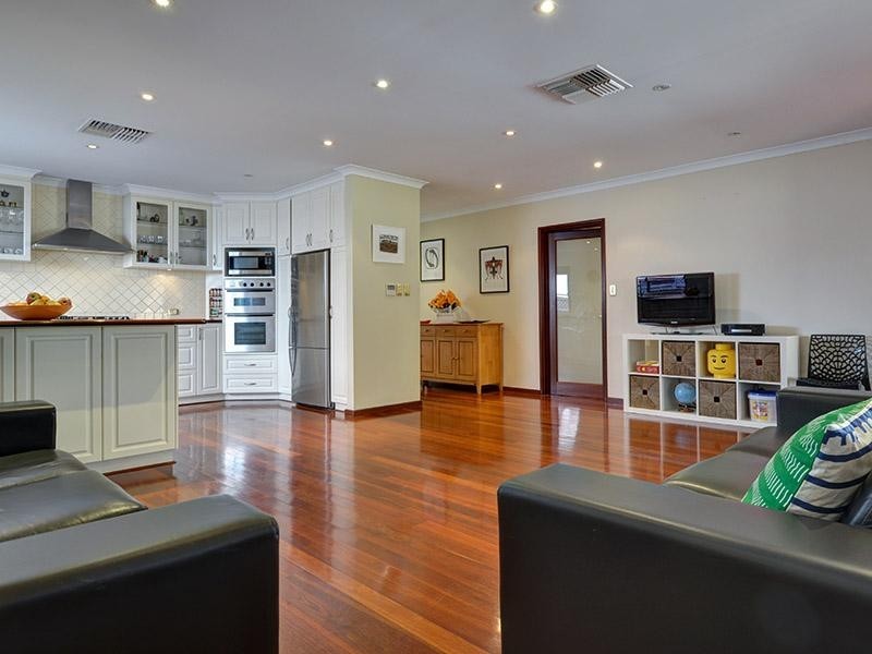 8 Ludgate Way*, Gwelup WA 6018