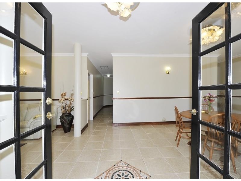 1 Laidley Way, Greenfields WA 6210