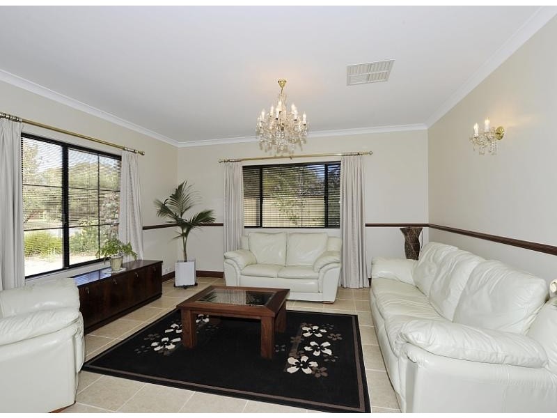 1 Laidley Way, Greenfields WA 6210