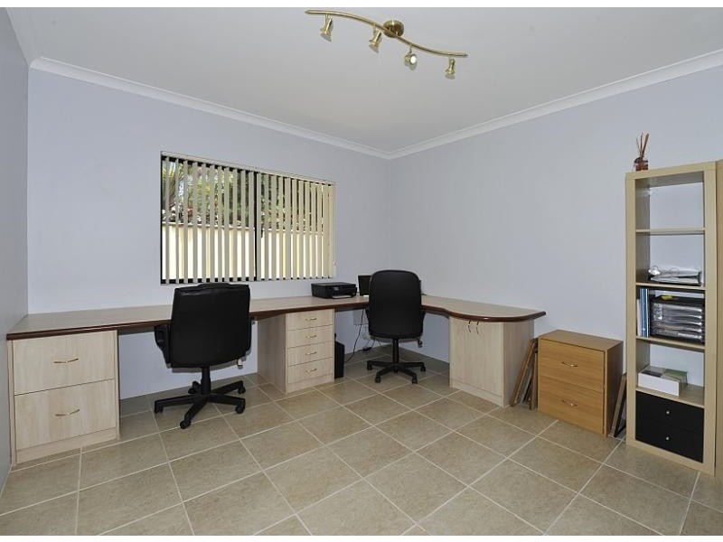 1 Laidley Way, Greenfields WA 6210